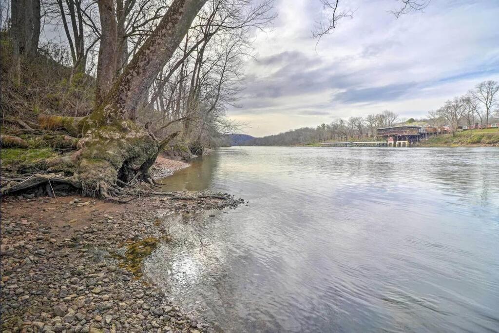 White River House With River Access And Boat Launch Villa Flippin Exterior photo